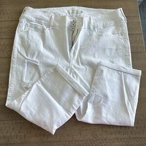 NEW Torrid Plus Size White Jegging Crop Size 24 Cuffed Distressed